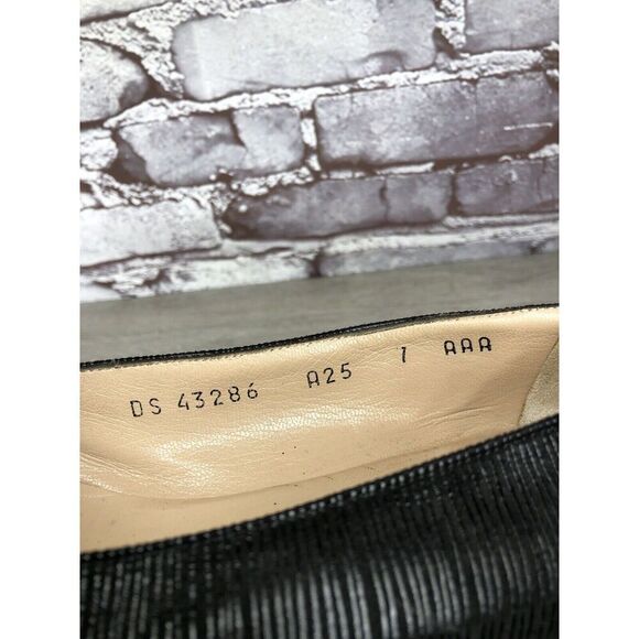 Salvatore Ferragamo Black Leather Designer Block Heels Women’s Sz 7AAA US/37.5EU - Picture 10 of 16